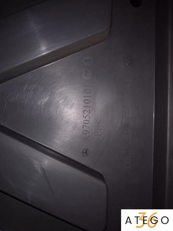 A 970 521 01 01 Крыло заднее