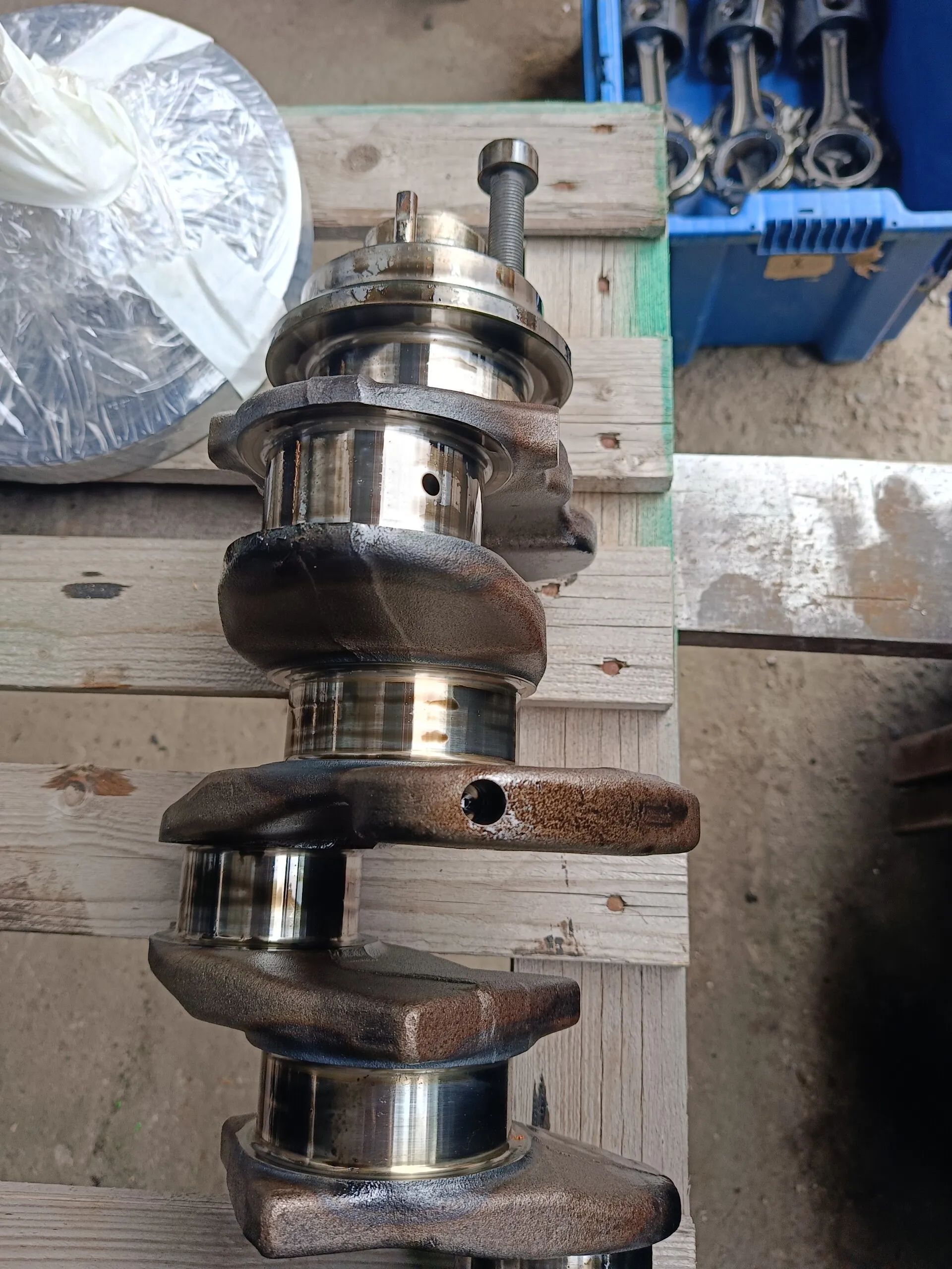 коленвал двигателя OM906LA  A9060300602