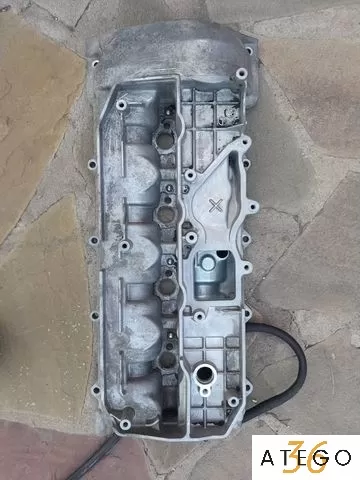 Клапанная крышка головки блока цилиндров