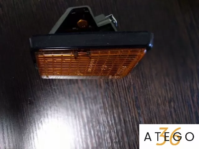 Поворотник боковой Mercedes-Benz — автосвет для грузовых автомобилей