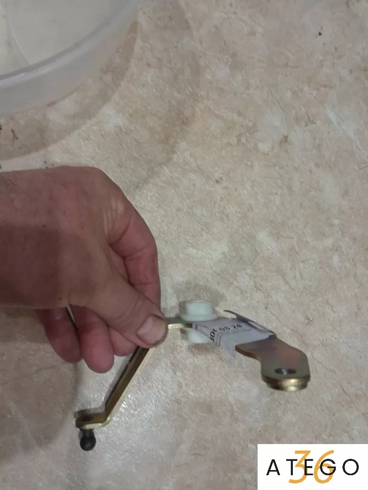 Рычаг тяги педали акселератора на Mercedes 814 – новый, оригинальный