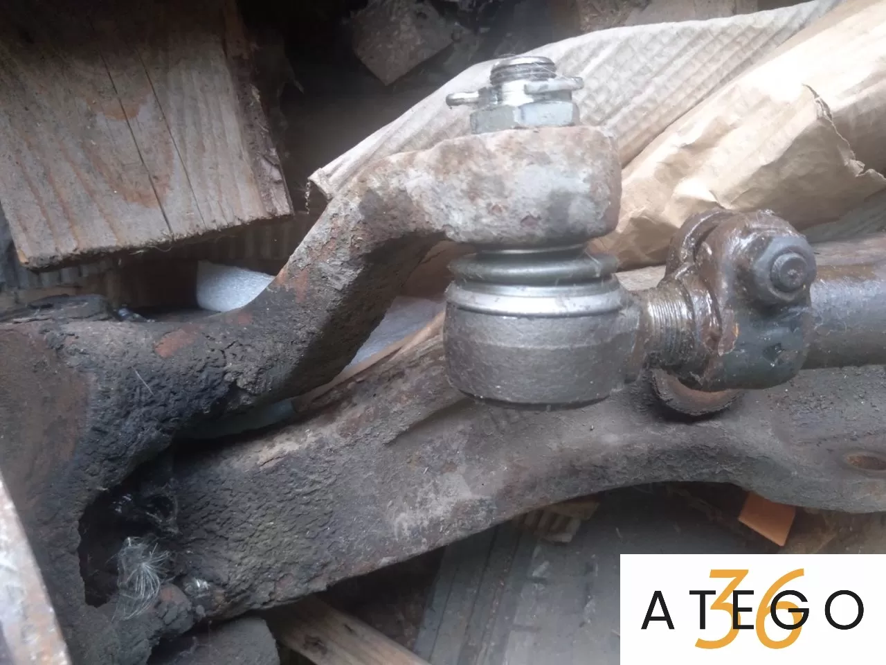 Балка передняя Мерседес-Бенц