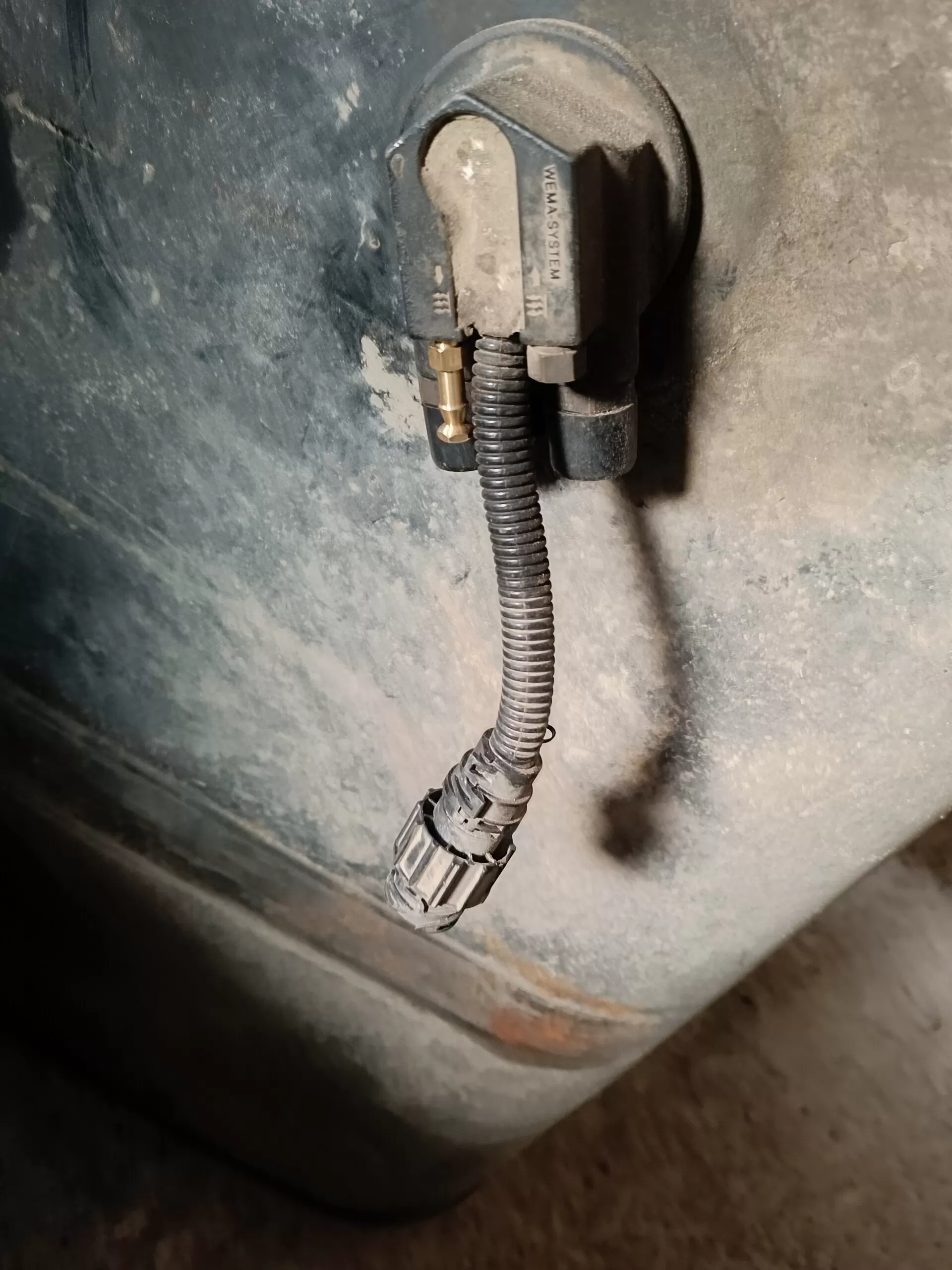 бак топливный 300 л на MAN LE