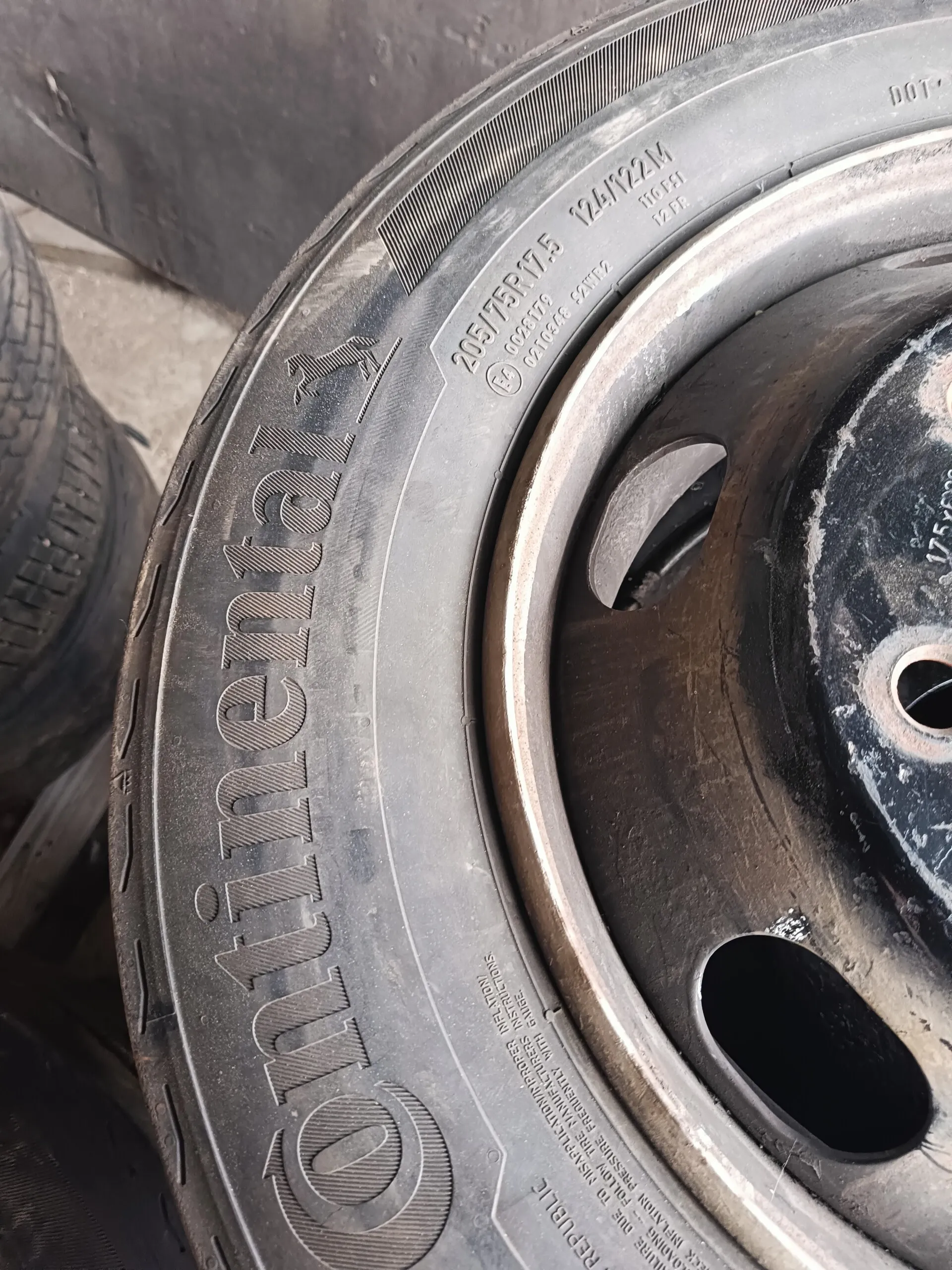 диск колесный  с резиной для Мерседес-Бенц Варио