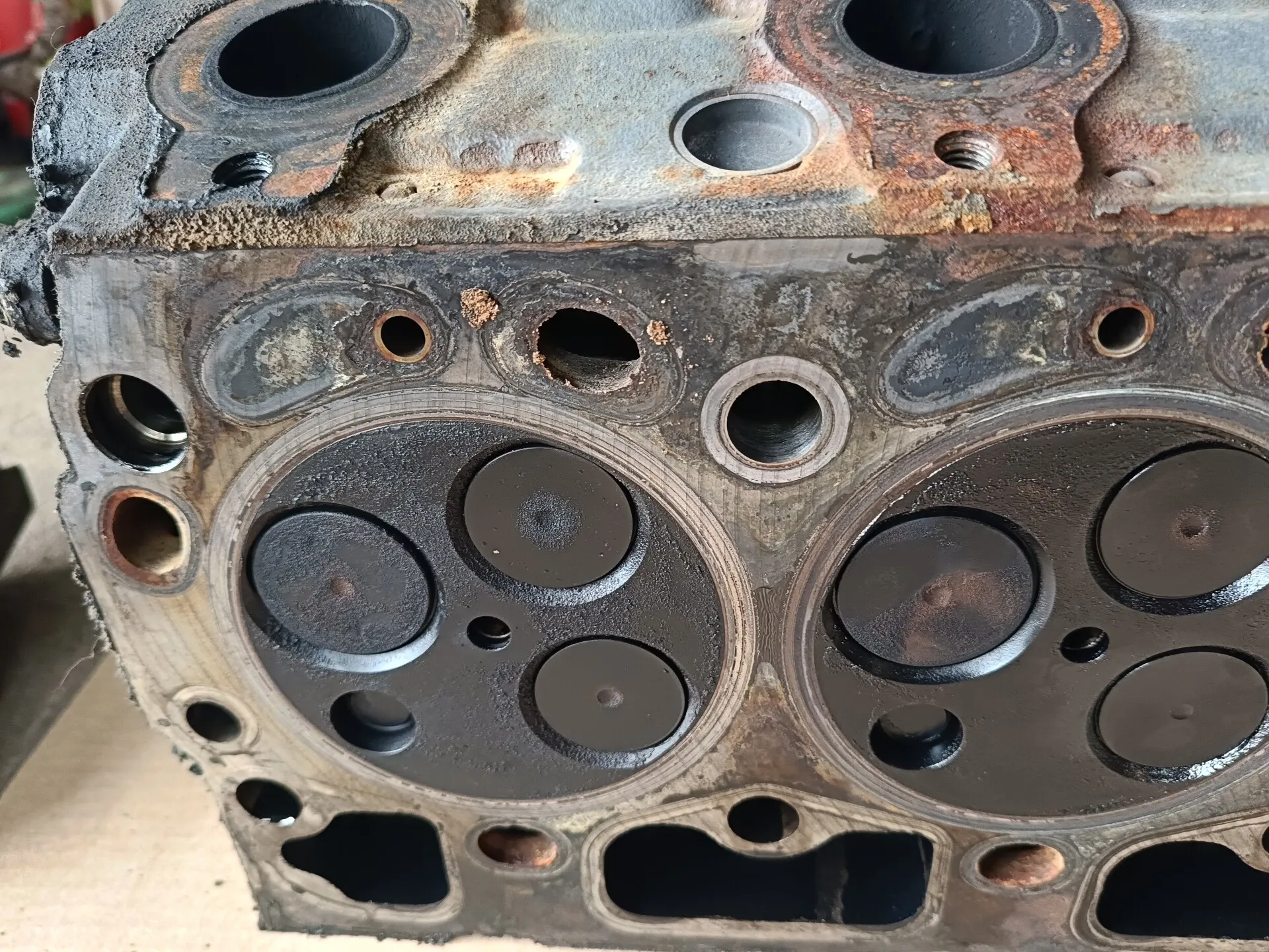 Головка блока цилиндров OM906LA